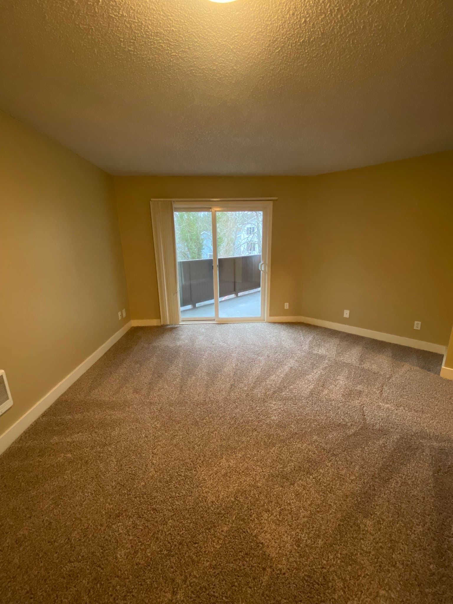 Portland Apartment: 8585 SW Canyon Ln