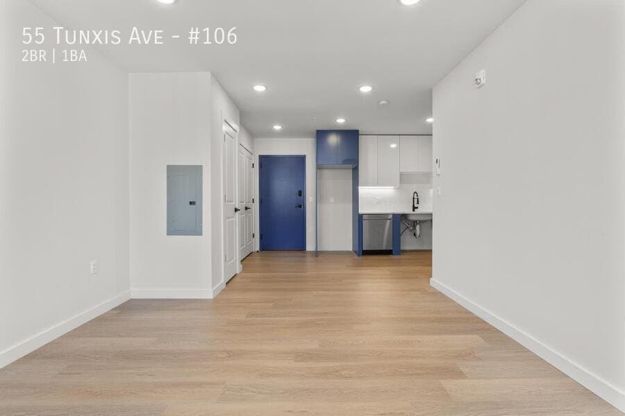 Bloomfield Apartment: 55 Tunxis Ave