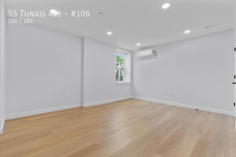 Bloomfield Apartment: 55 Tunxis Ave