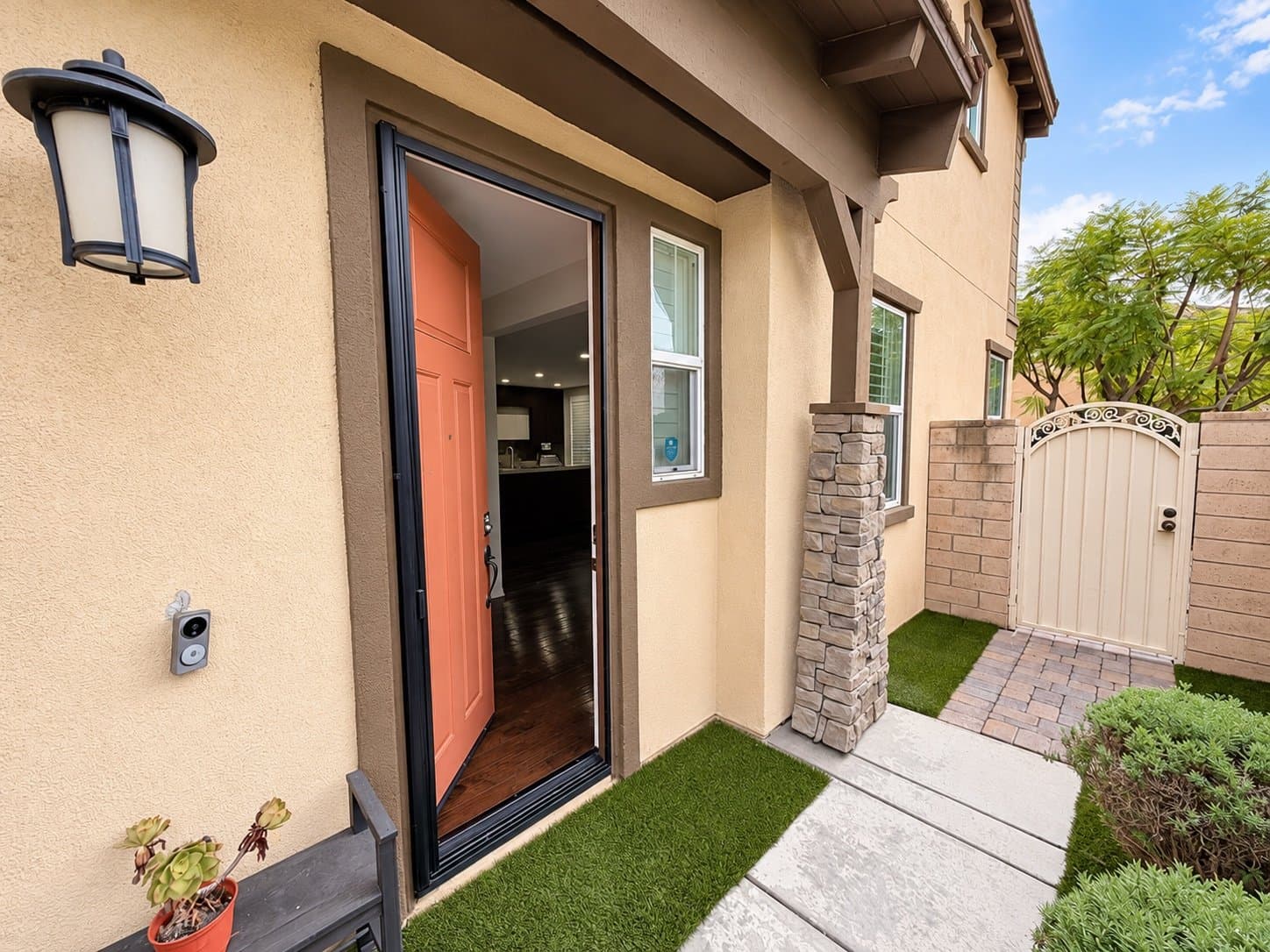 Fullerton House: 701 Tangelo Way