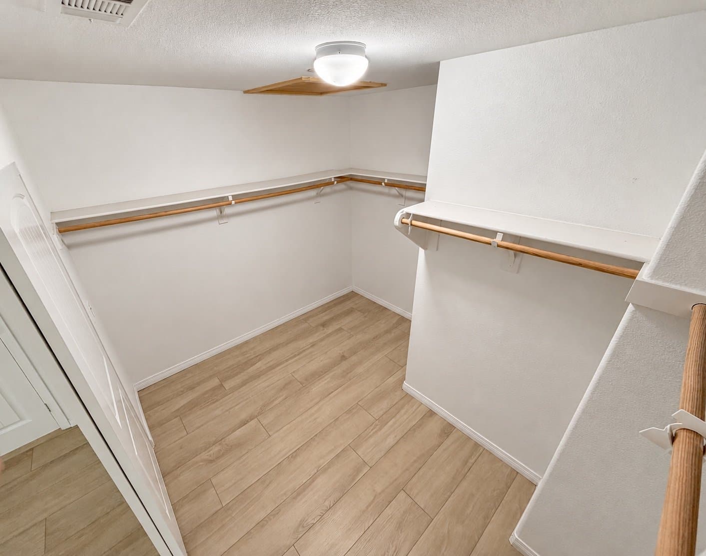Fullerton House: 701 Tangelo Way