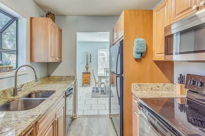 North Myrtle Beach House: 926 Tiffany Ln