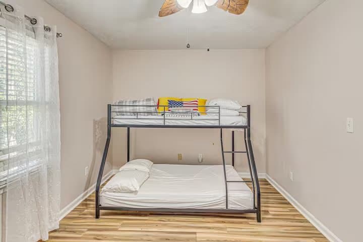 North Myrtle Beach House: 926 Tiffany Ln