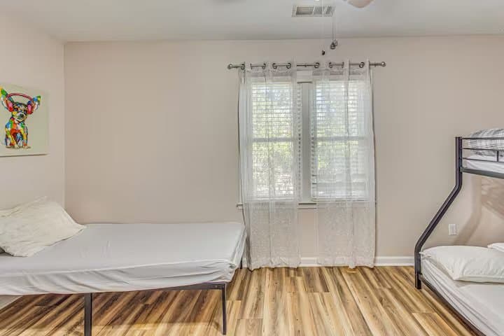 North Myrtle Beach House: 926 Tiffany Ln