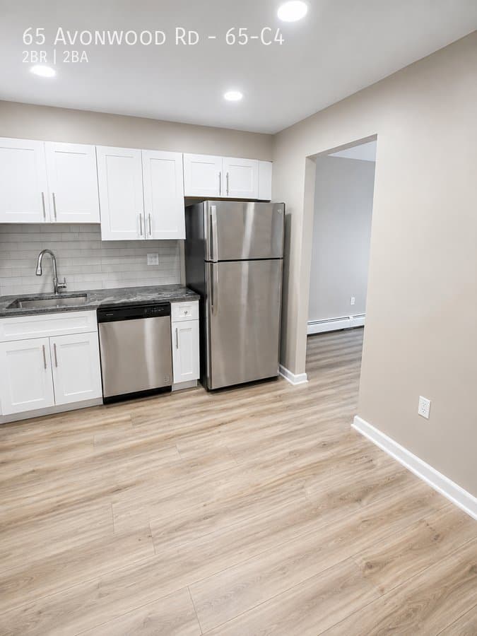 Avon Apartment: 65 Avonwood Rd