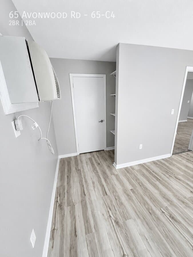 Avon Apartment: 65 Avonwood Rd