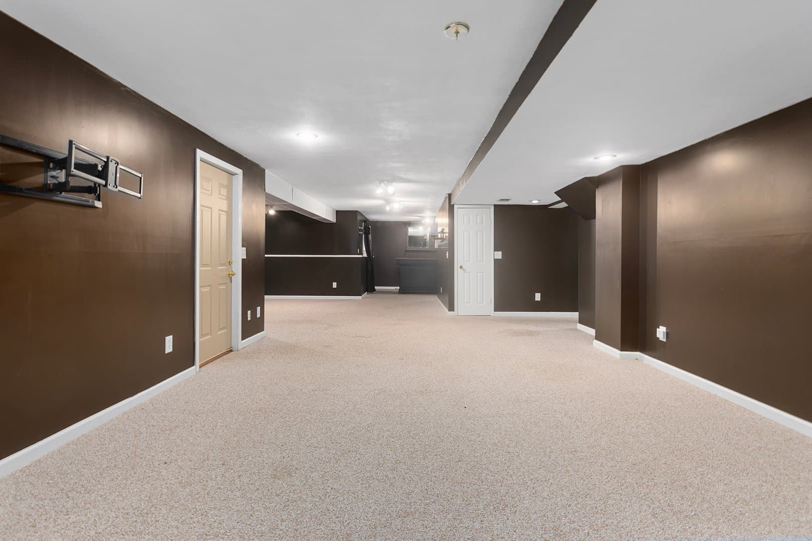 Overland Park House: 13001 Slater St