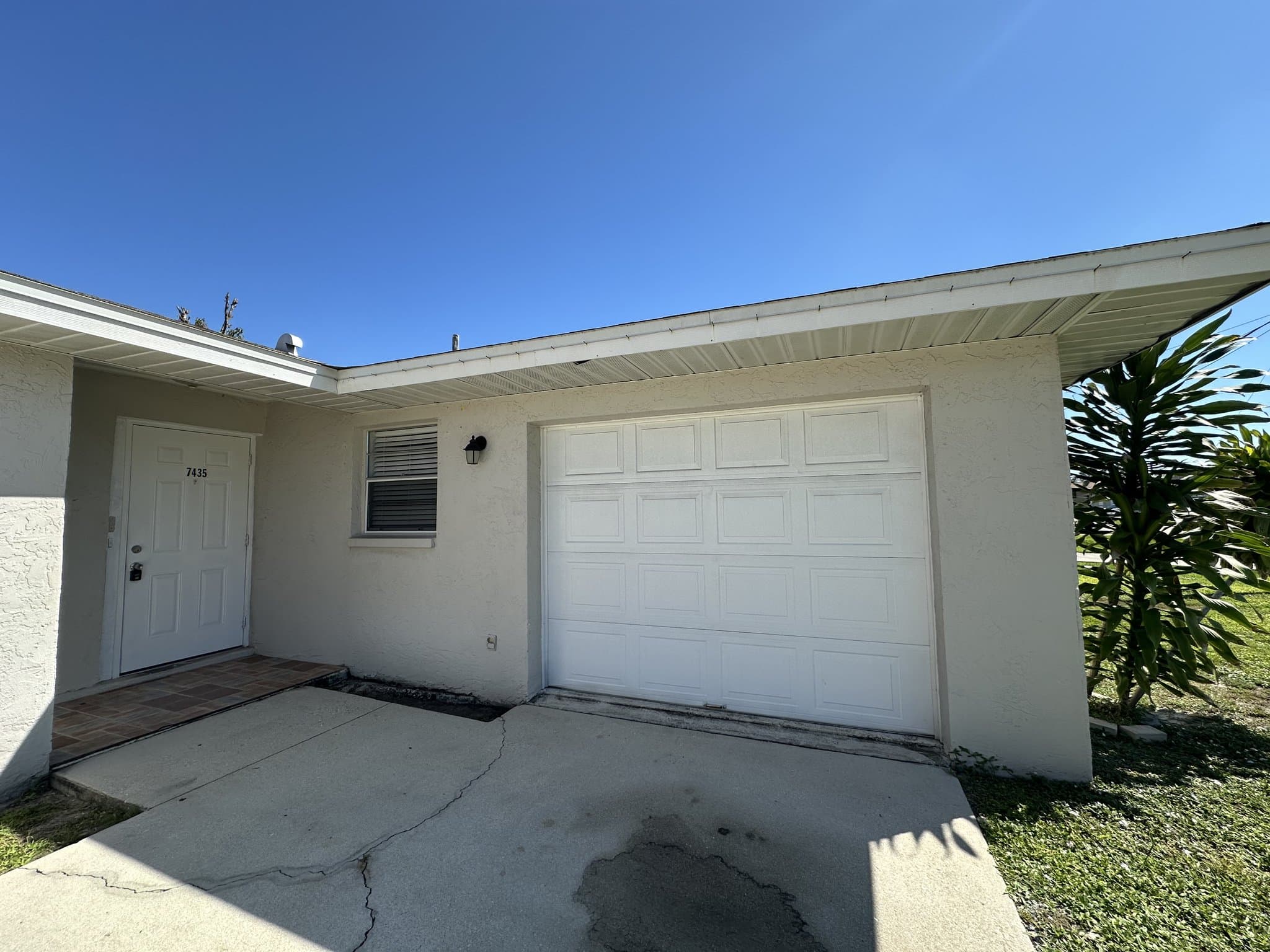 FORT MYERS House: 7435 PEBBLE BEACH RD