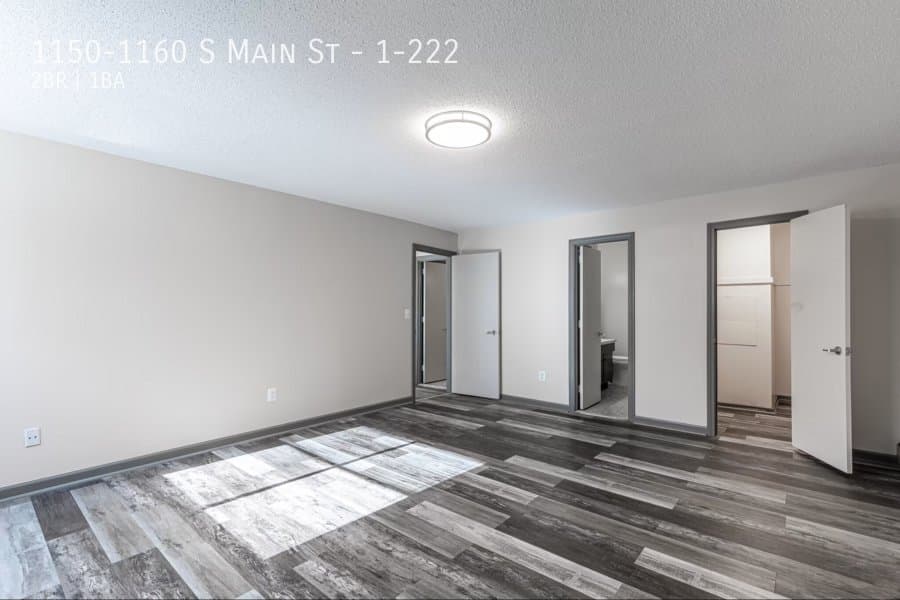 Middletown Apartment: 1150-1160 S Main St