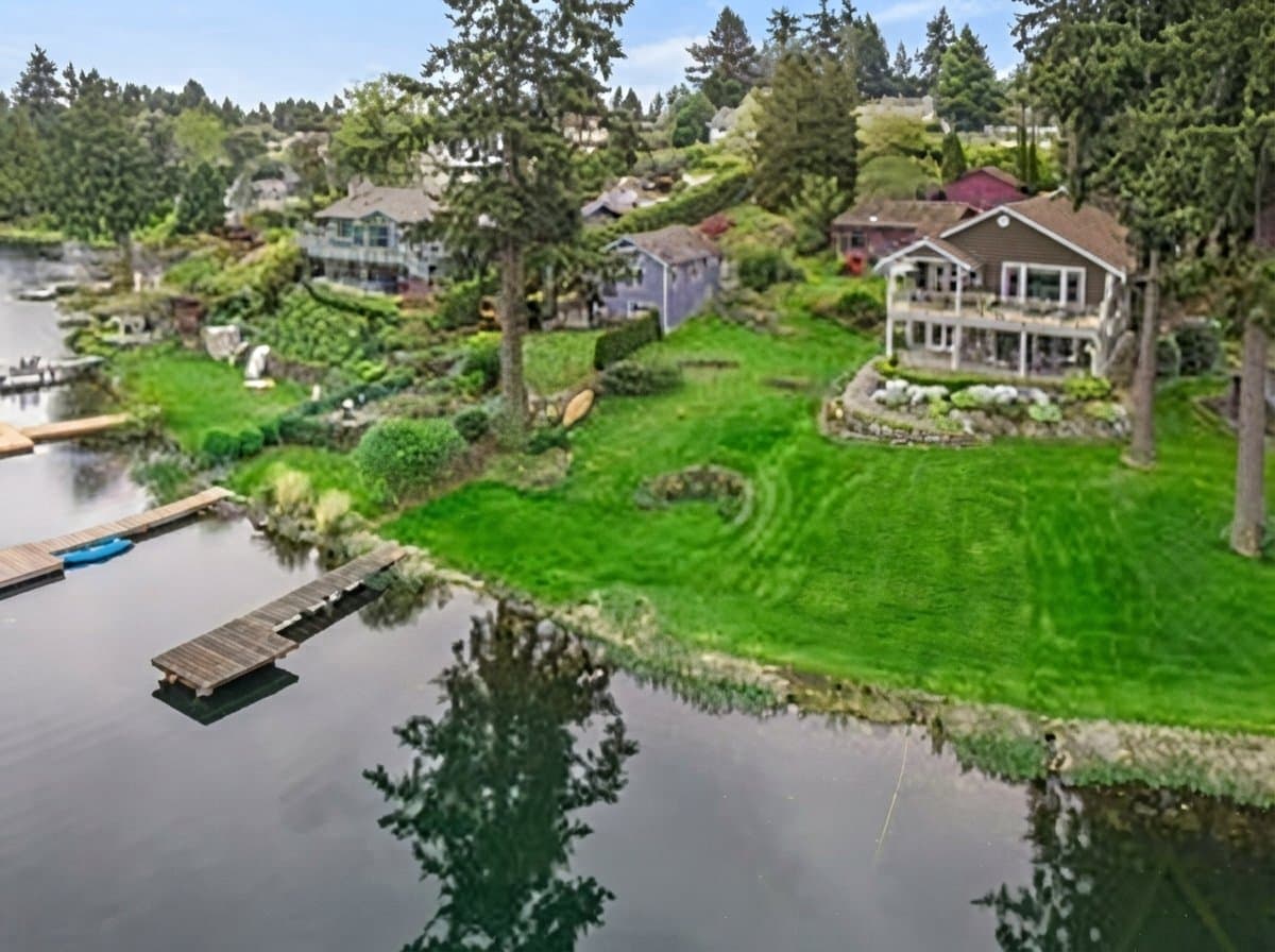 Auburn Apartment: 3208 S Star Lake Rd