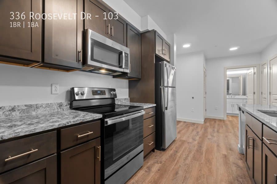 Seymour Apartment: 336 Roosevelt Dr