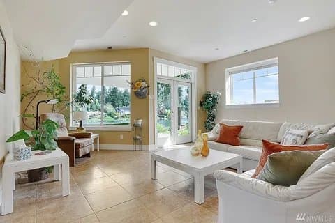 Auburn Apartment: 3208 S Star Lake Rd