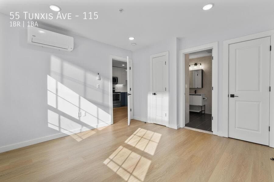 Bloomfield Apartment: 55 Tunxis Ave