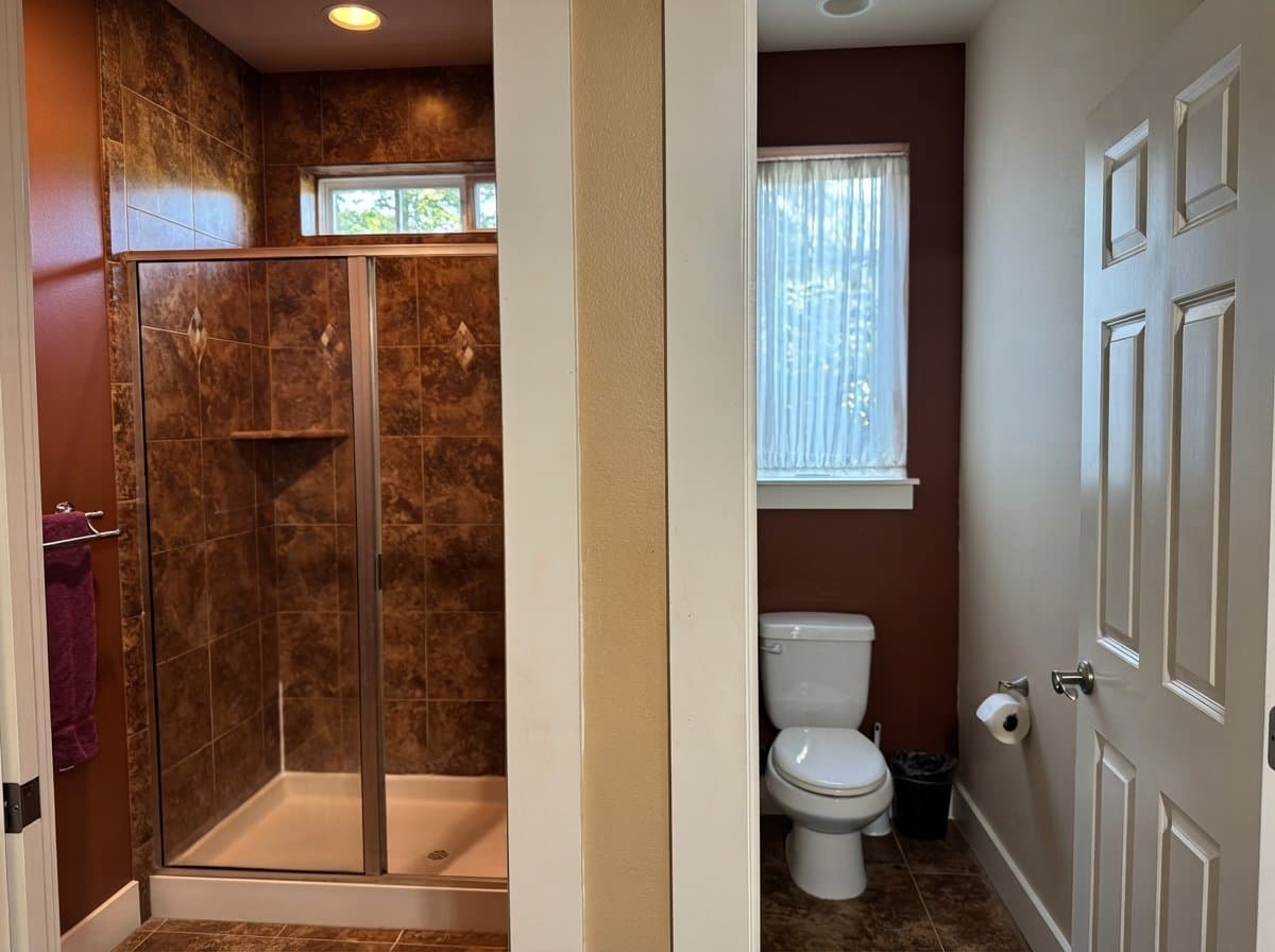 Auburn Apartment: 3208 S Star Lake Rd