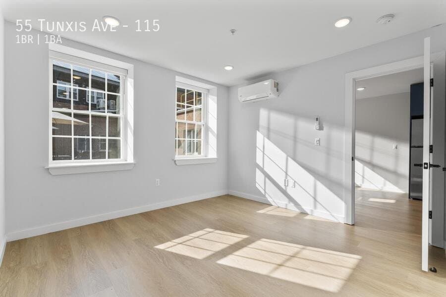 Bloomfield Apartment: 55 Tunxis Ave