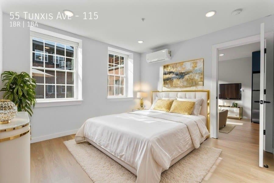 Bloomfield Apartment: 55 Tunxis Ave