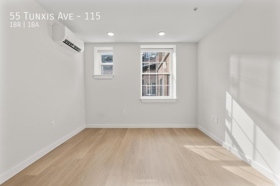 Bloomfield Apartment: 55 Tunxis Ave