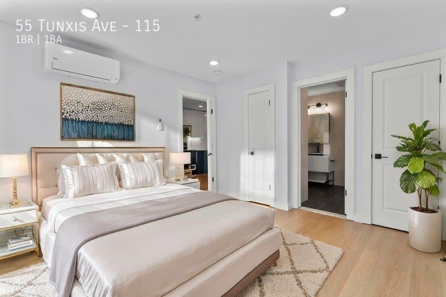 Bloomfield Apartment: 55 Tunxis Ave