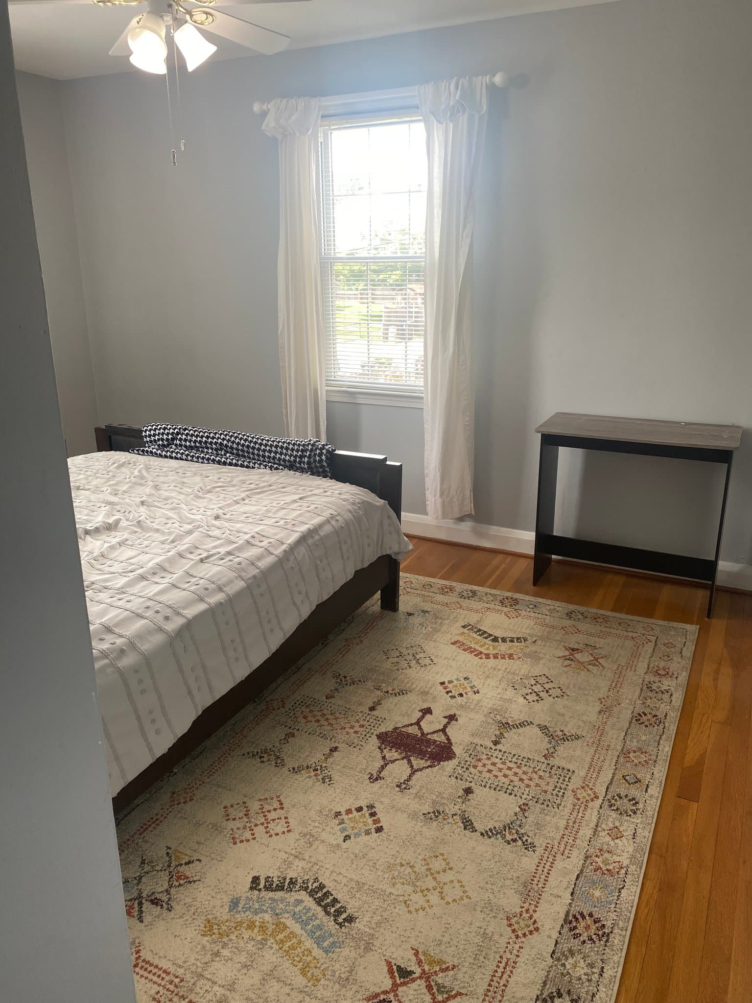Towson Single Room: 1857 Loch Shiel Road