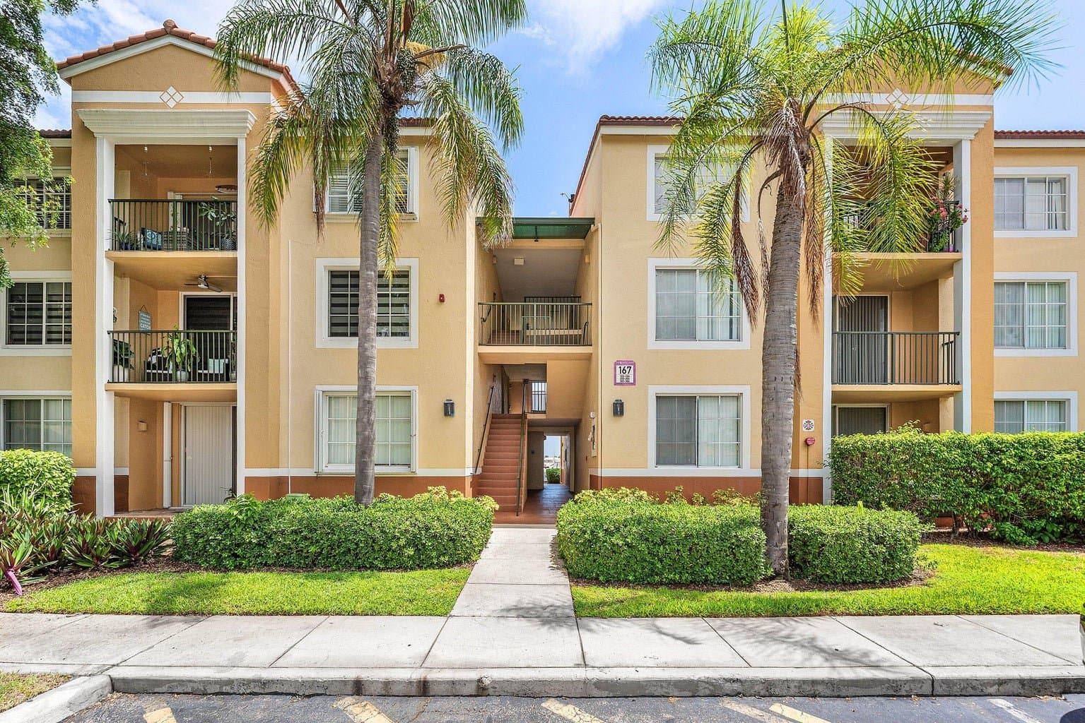Hypoluxo Condo: 167 Yacht Club Way