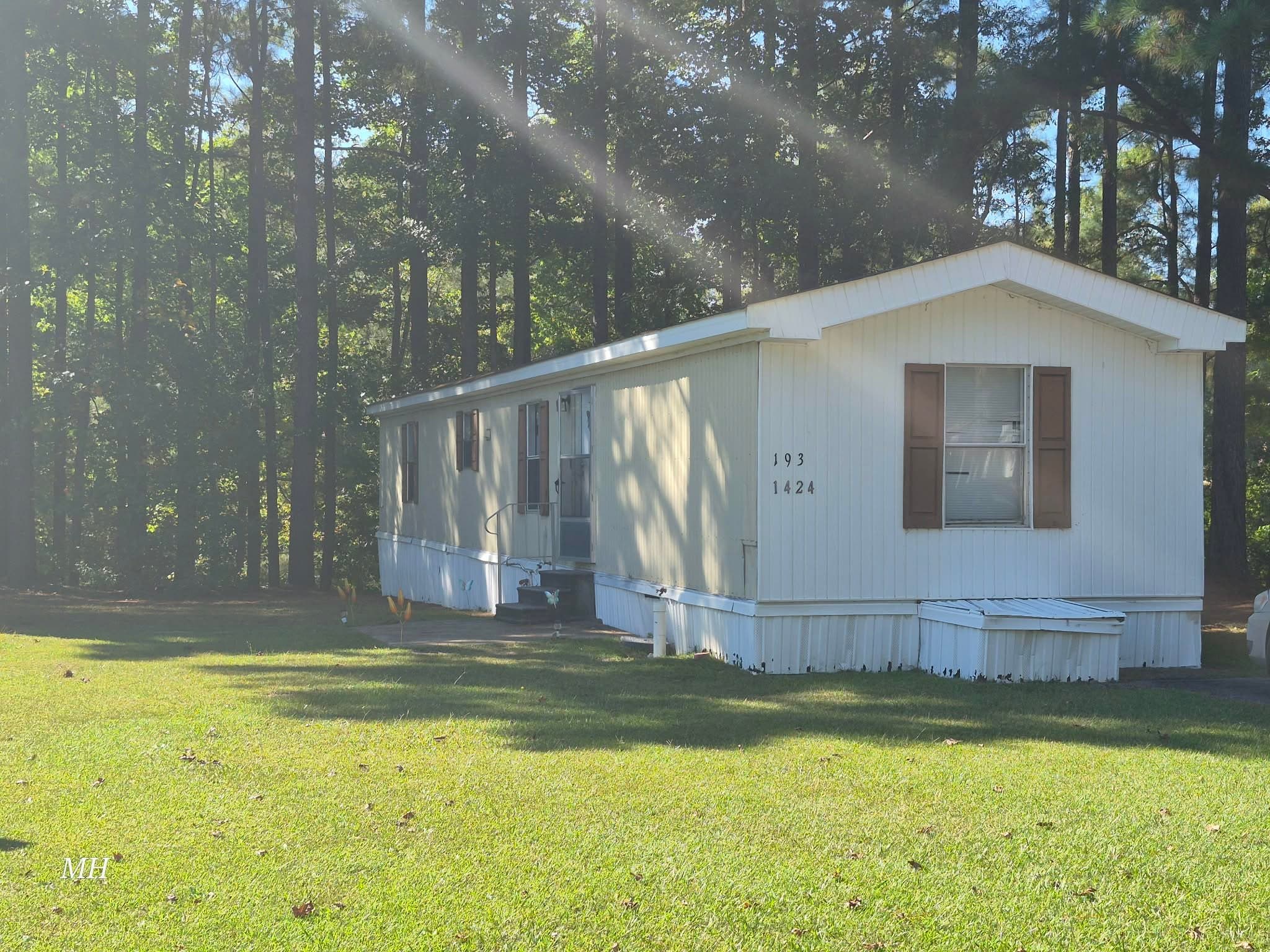 Raleigh House: 1424 Orchard Farm Ln