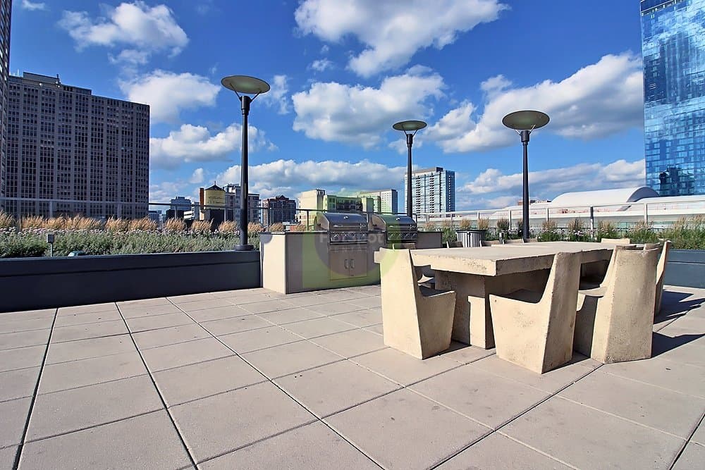 Chicago Condo: 200 E Cermak Rd