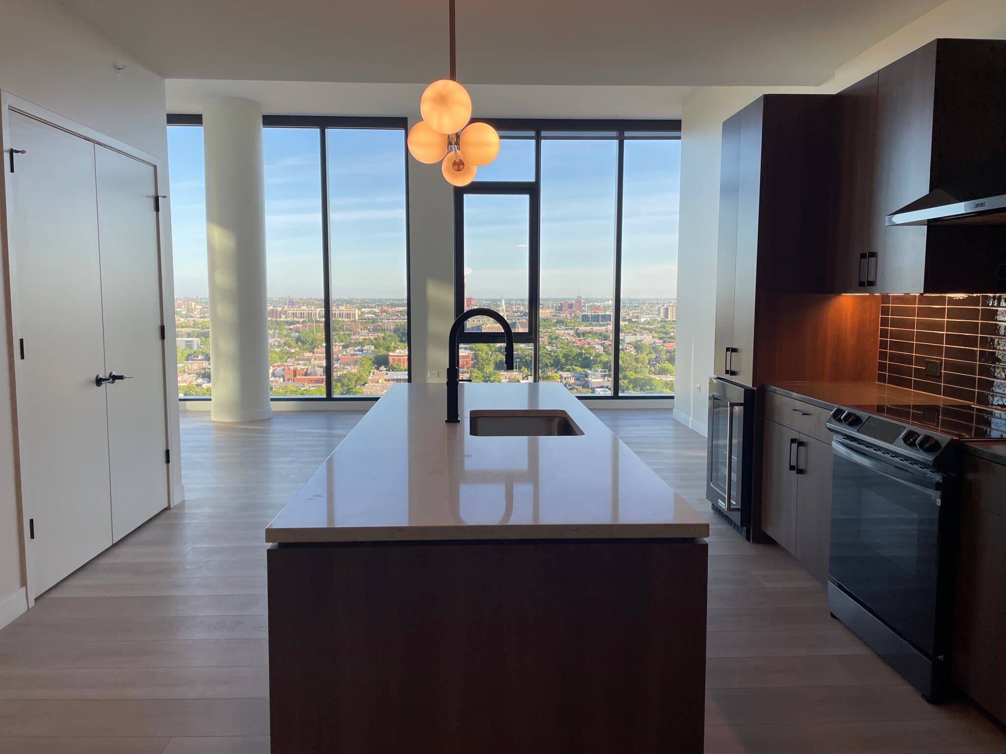 Chicago Condo: 1055 West Congress Parkway