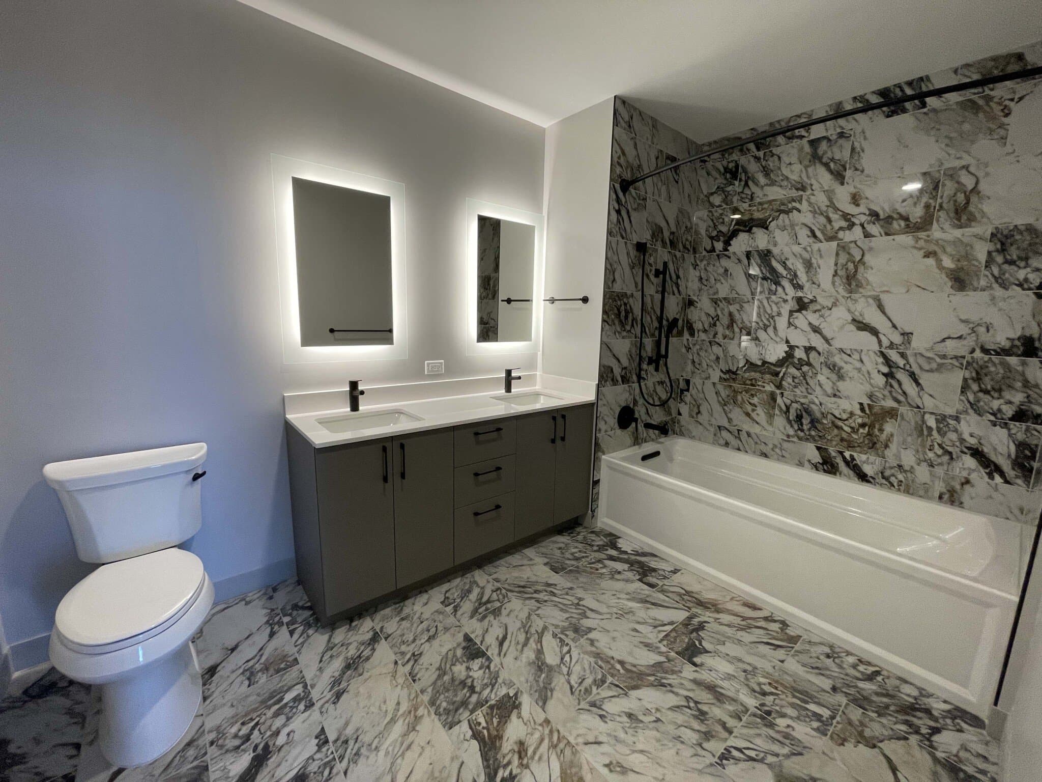 Chicago Condo: 1055 West Congress Parkway