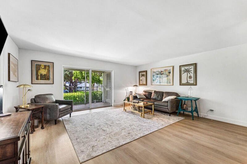 Delray Beach Condo: 207 Tropic Isle Dr