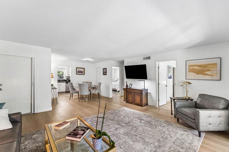 Delray Beach Condo: 207 Tropic Isle Dr