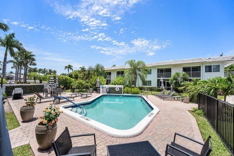 Delray Beach Condo: 207 Tropic Isle Dr