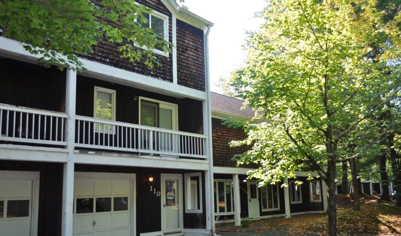 Farmington Condo: 110 Songbird Ln
