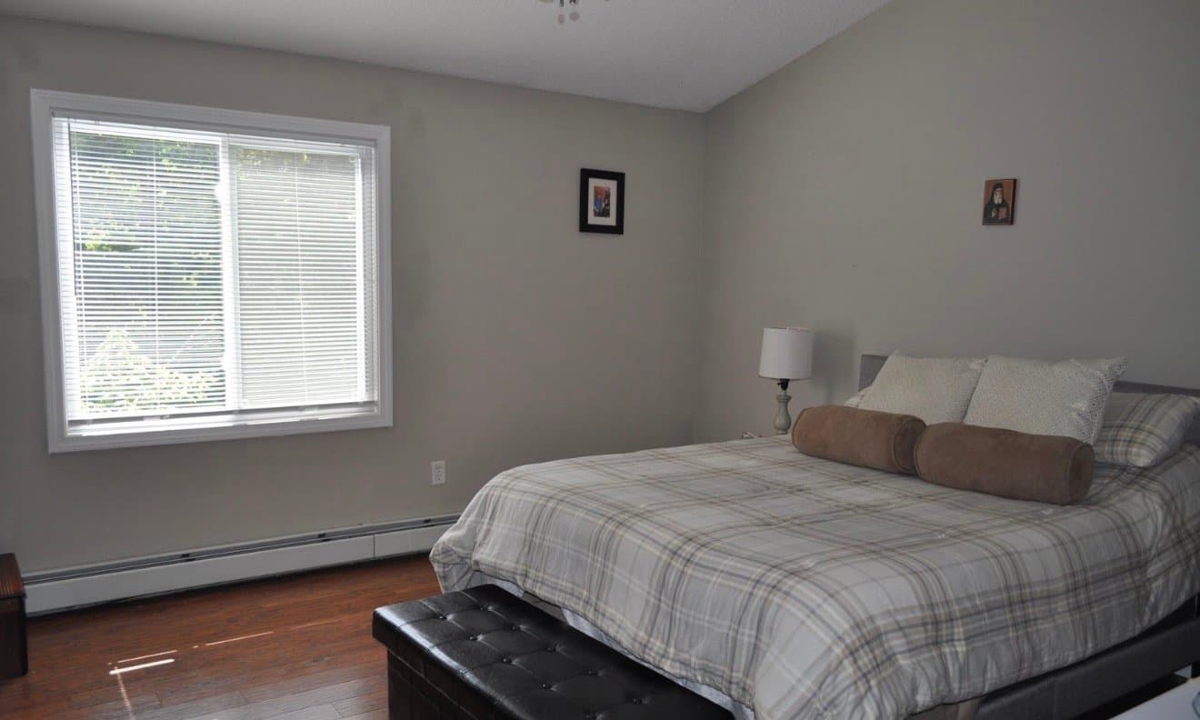Farmington Condo: 110 Songbird Ln