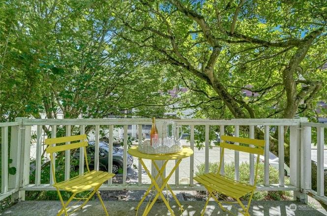 Seattle House: 140 NE 55th St