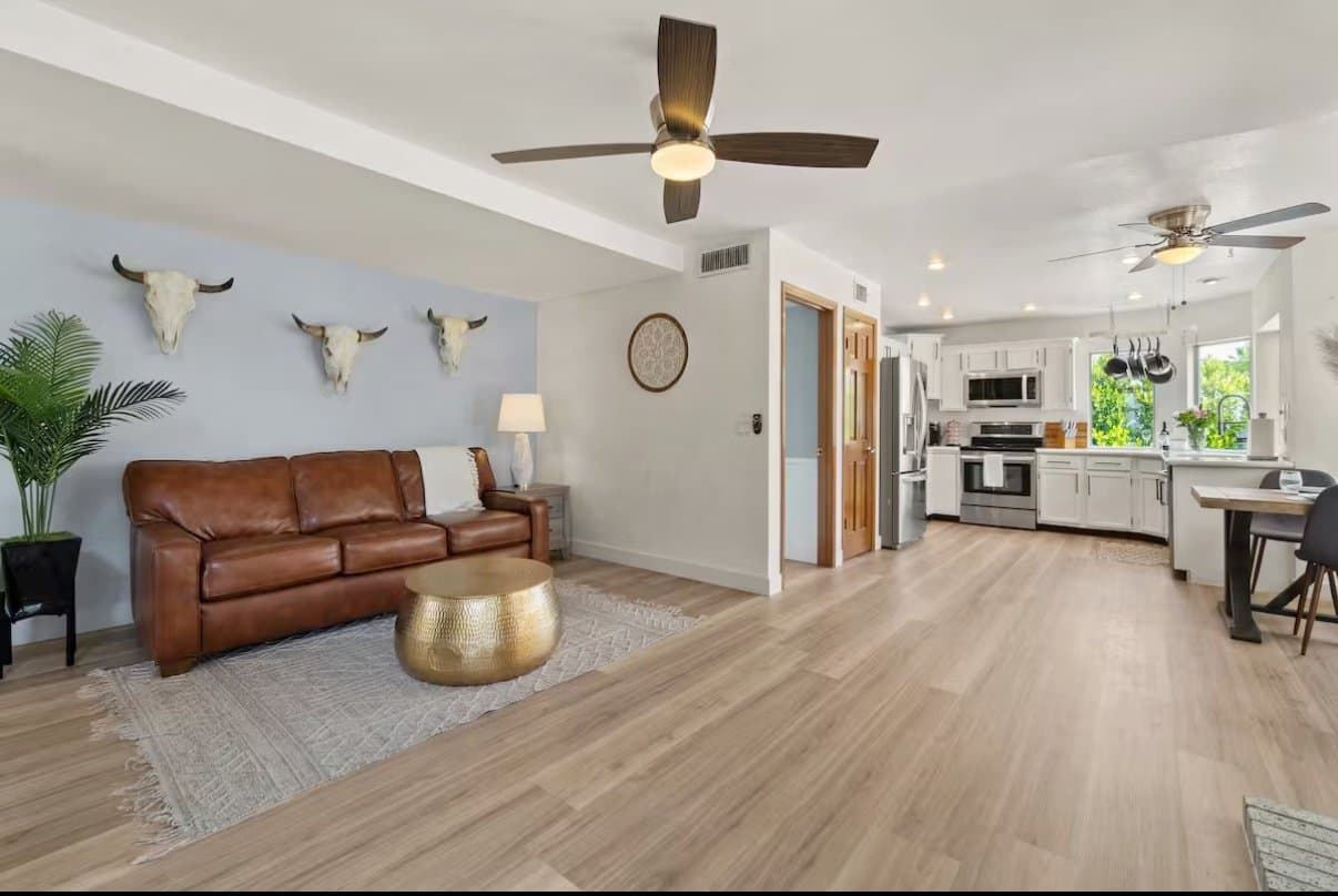 Scottsdale House: 8032 E Redwing Rd
