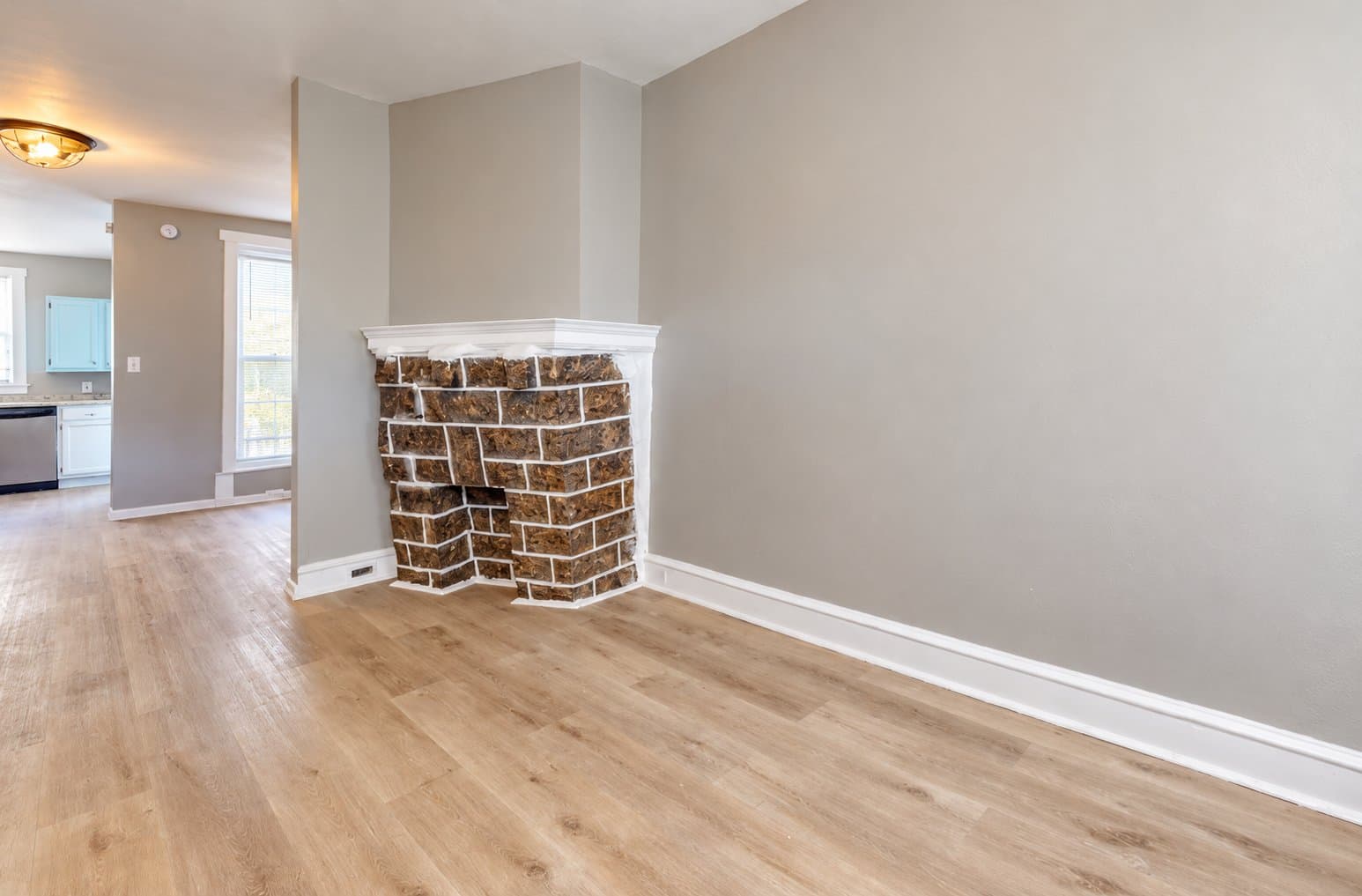 Philadelphia Townhome: 705 Edgemore Rd