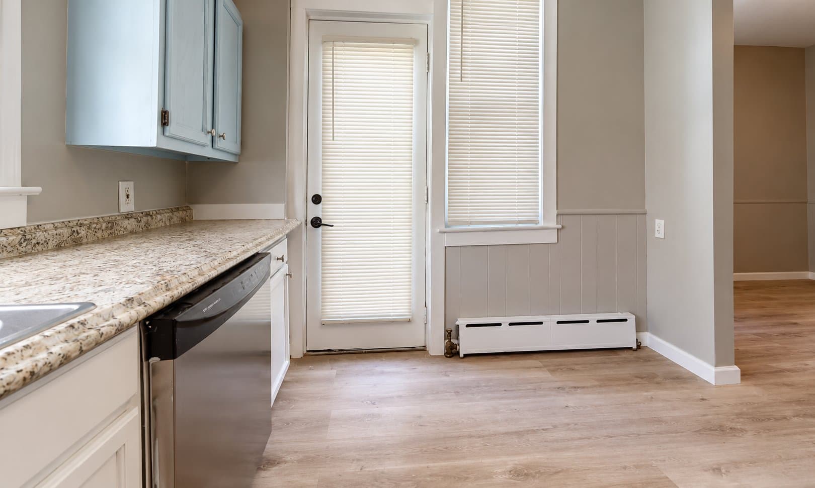 Philadelphia Townhome: 705 Edgemore Rd