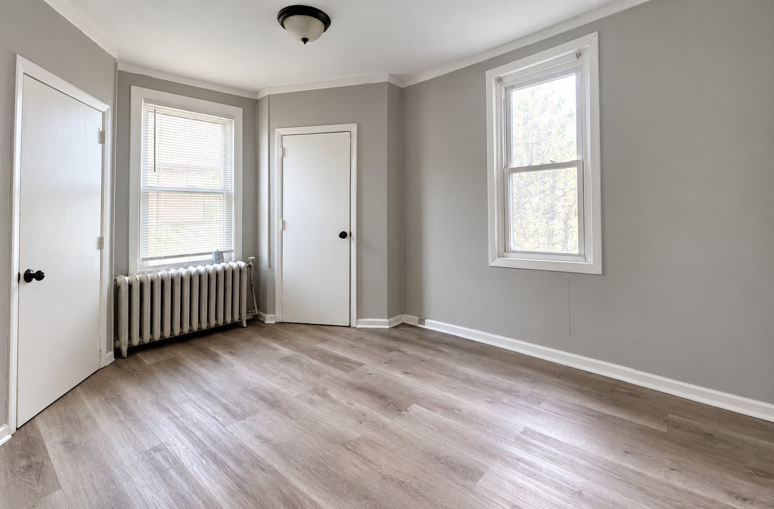 Philadelphia Townhome: 705 Edgemore Rd