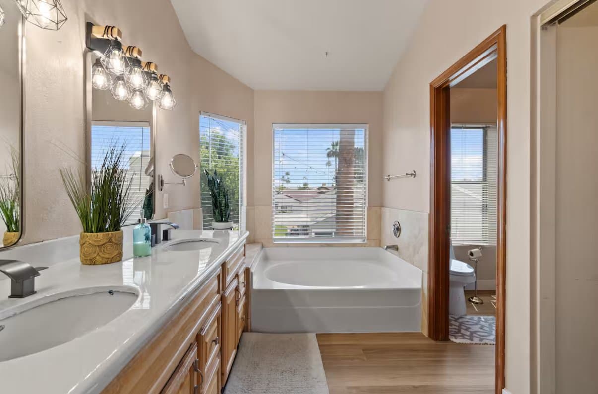 Scottsdale House: 8032 E Redwing Rd