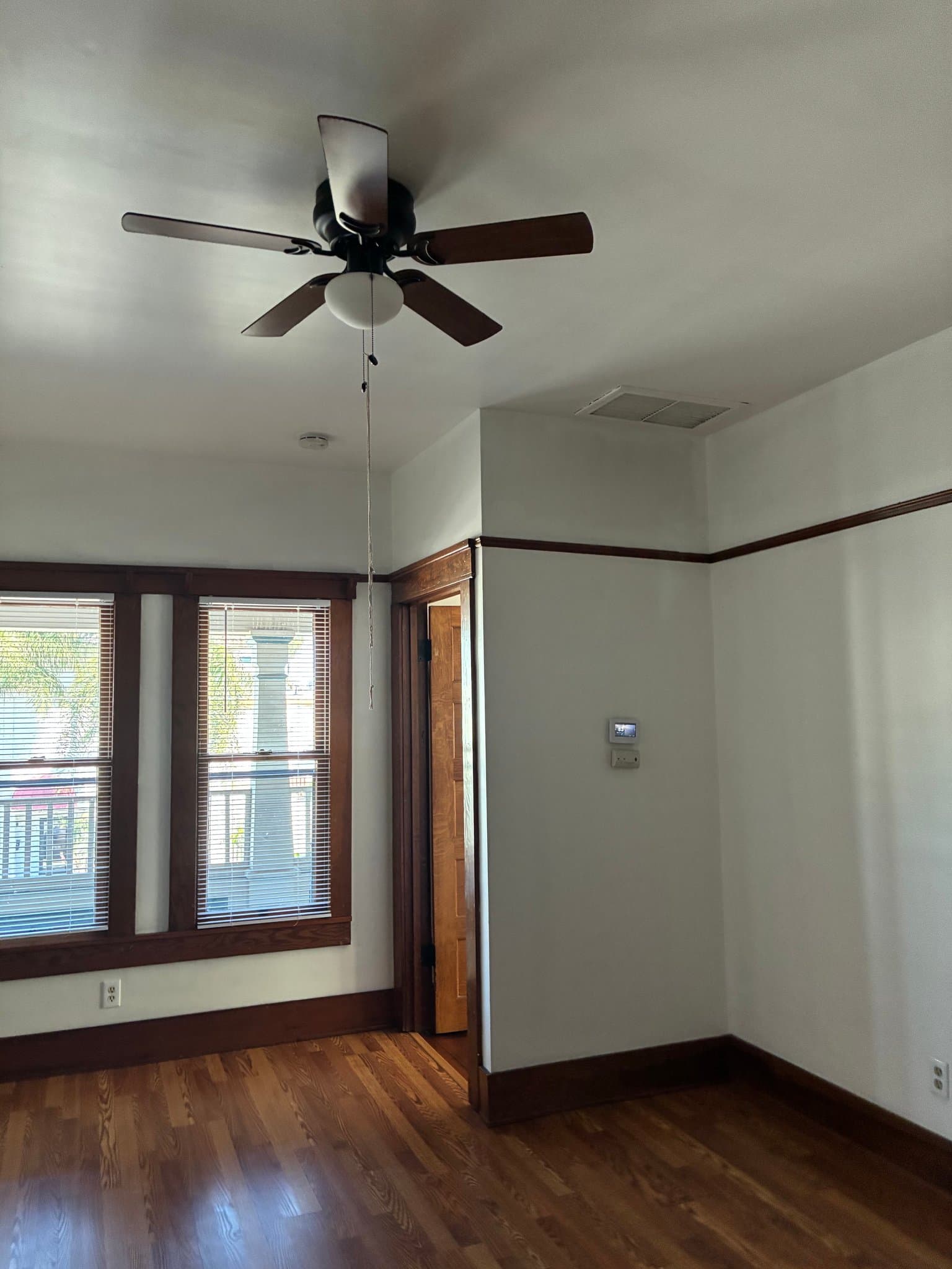 Long Beach Apartment: 419 Cedar Ave
