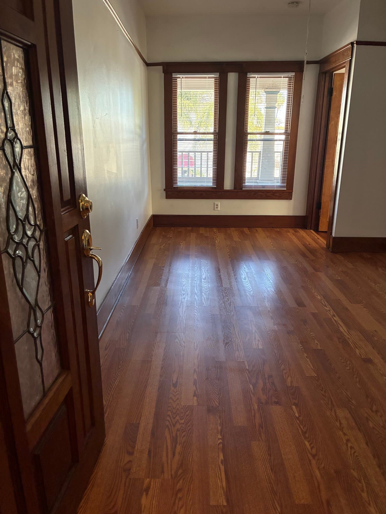 Long Beach Apartment: 419 Cedar Ave