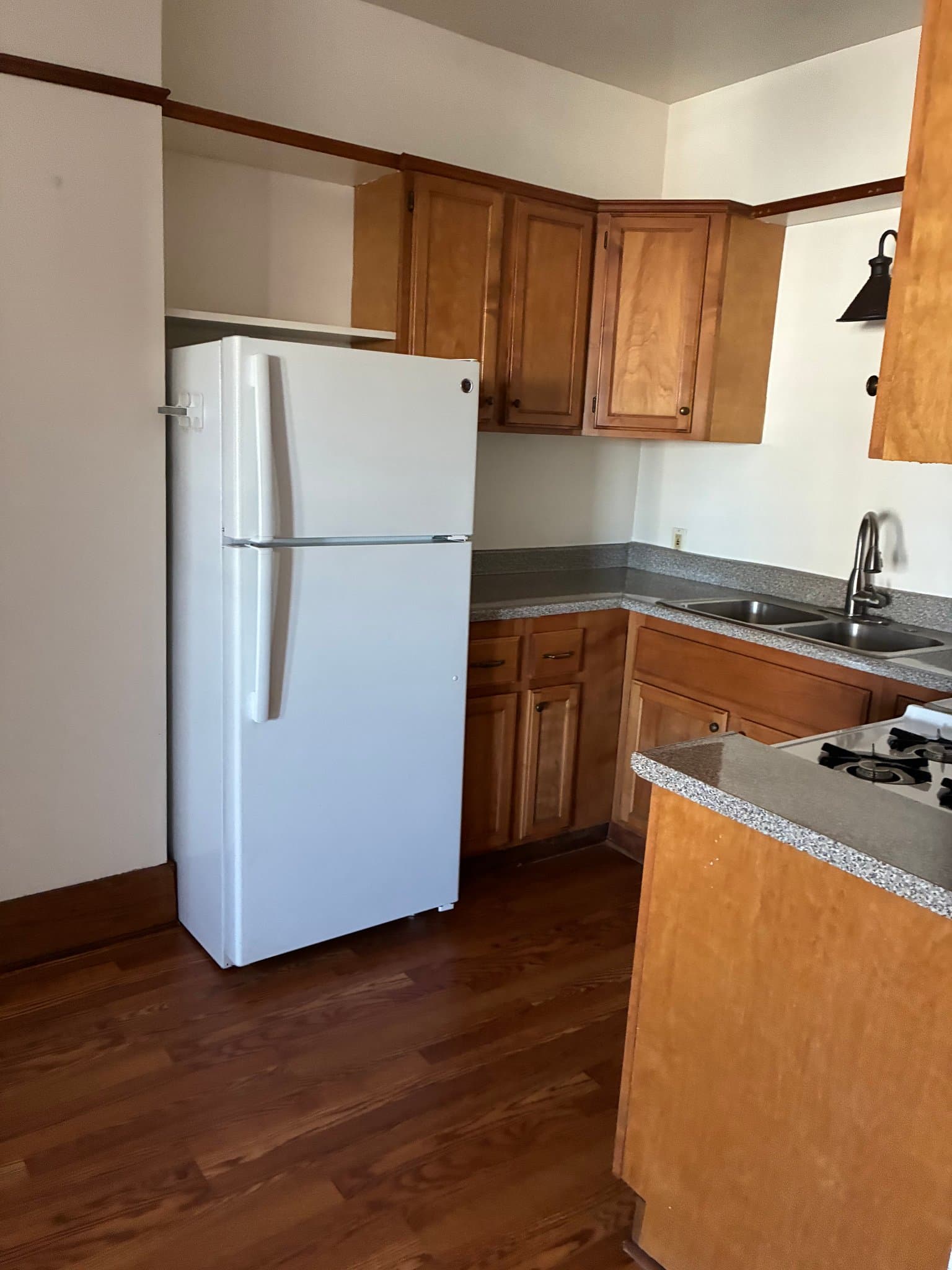 Long Beach Apartment: 419 Cedar Ave