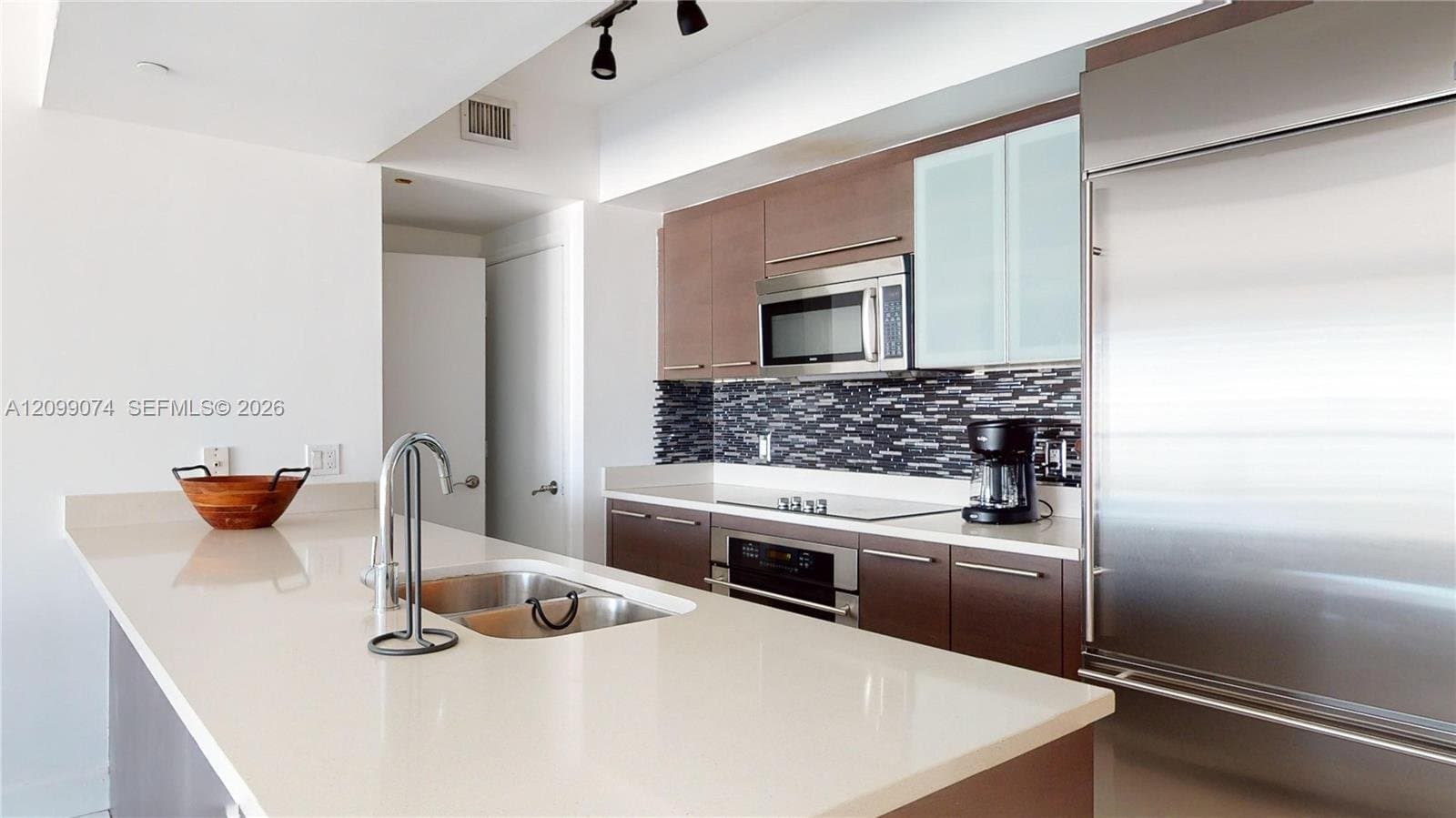 Miami Condo: 500 Brickell Ave