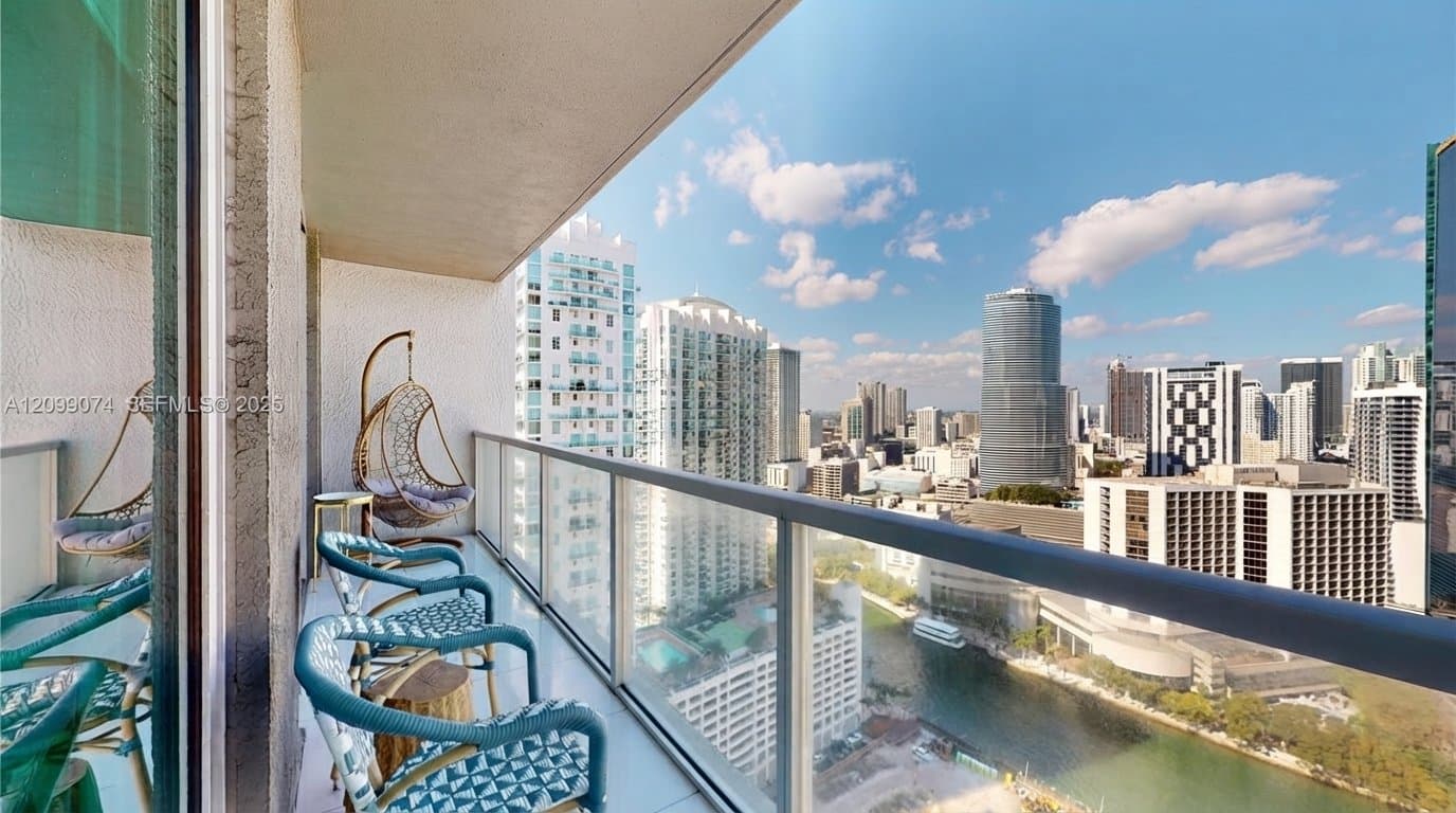 Miami Condo: 500 Brickell Ave