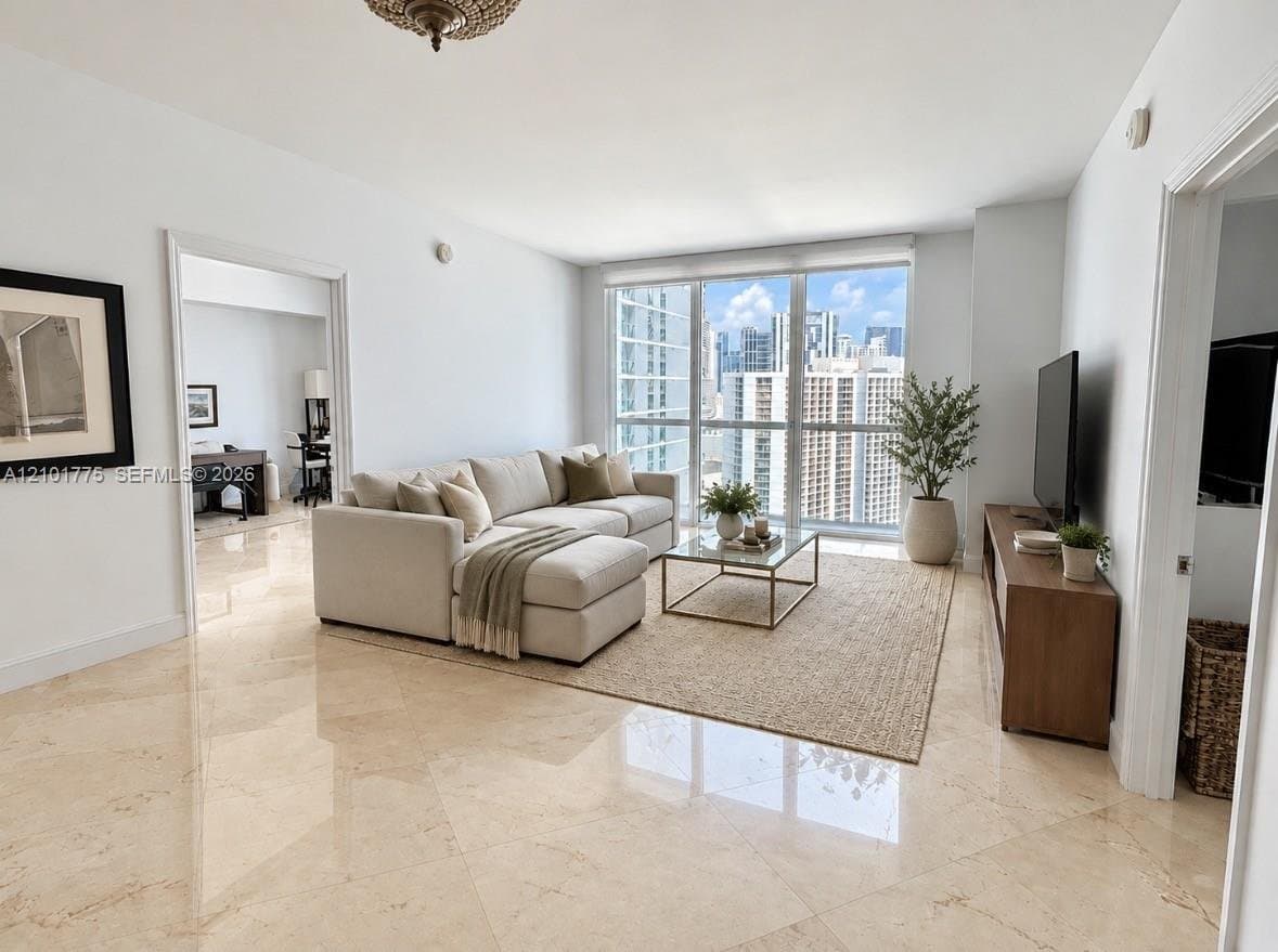 Miami Condo: 500 Brickell Ave
