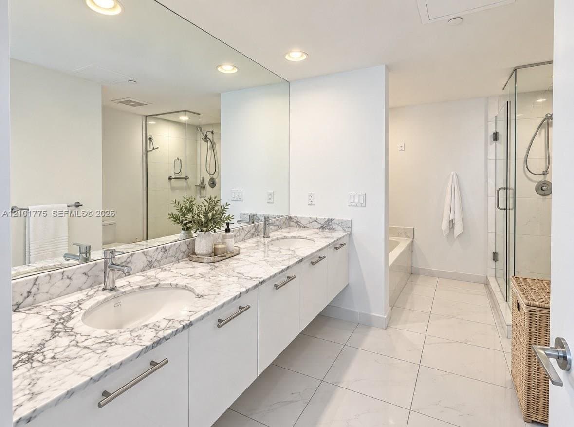 Miami Condo: 500 Brickell Ave
