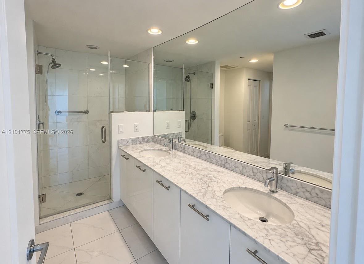 Miami Condo: 500 Brickell Ave
