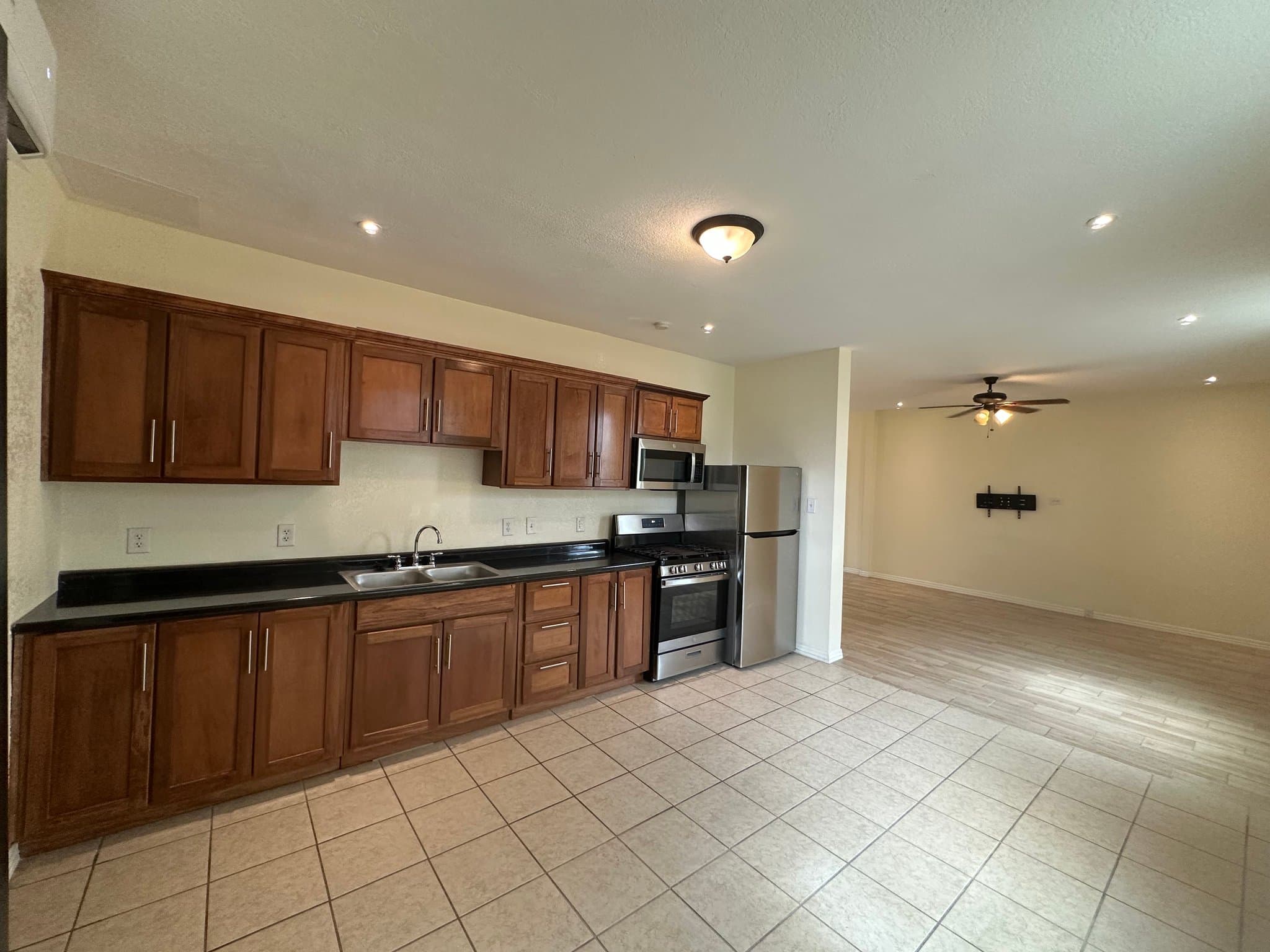 El Paso House: 2315 Myrtle AVE,
