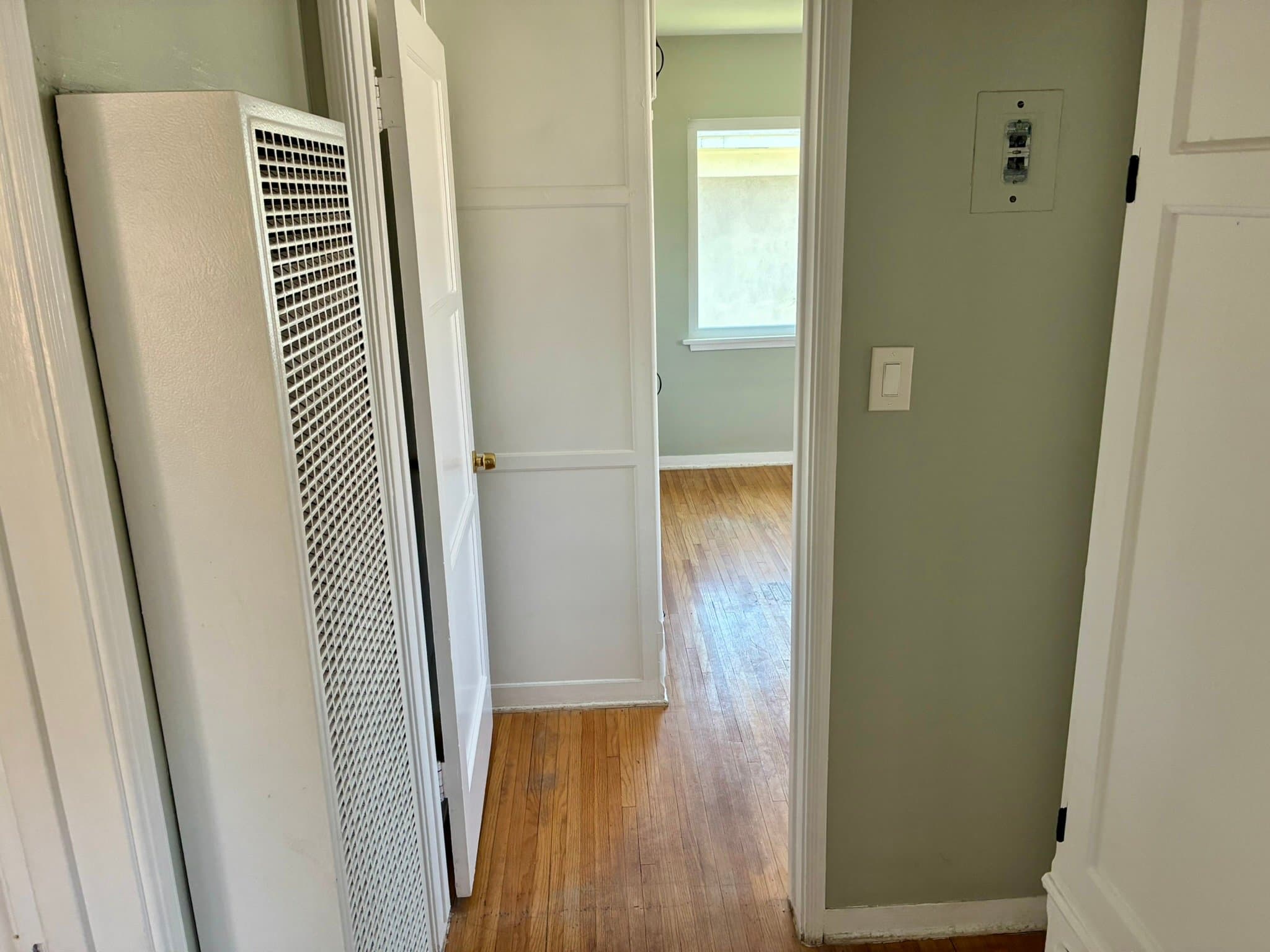 Los Angeles Apartment: 1214 S Bronson Ave #3