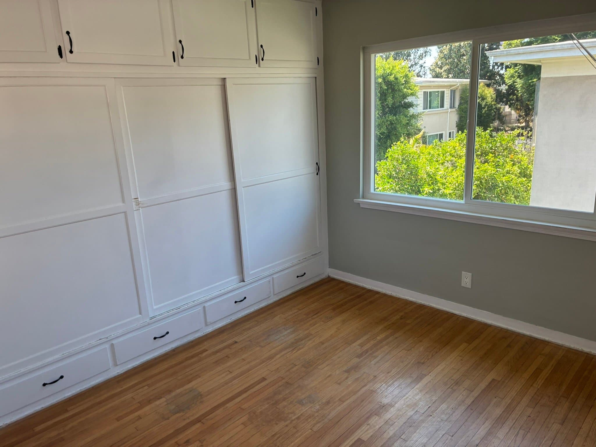 Los Angeles Apartment: 1214 S Bronson Ave #3